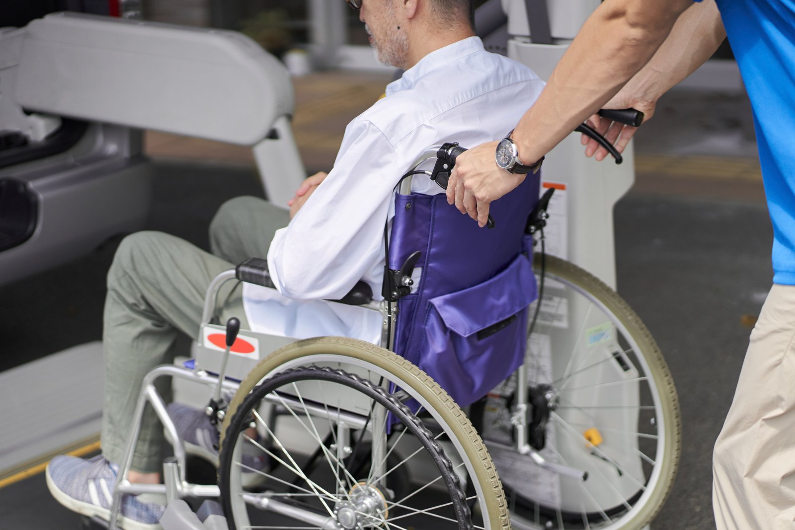 Hospital discharge transportation with careful assistance